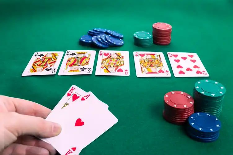 torrentz2 Casino lobby showing slots and live dealer games for Filipino players